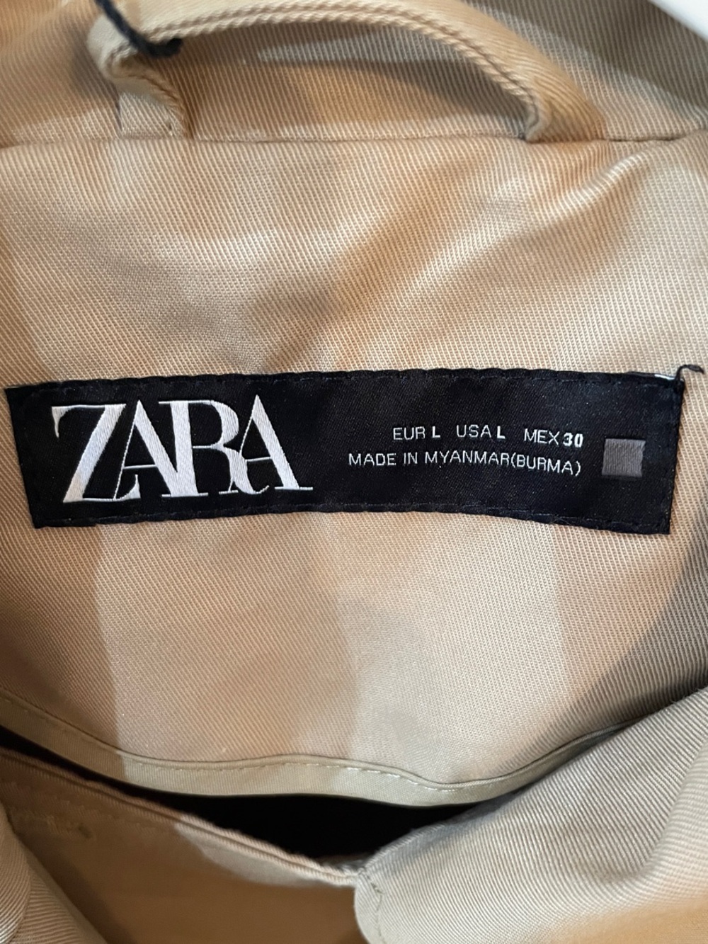 ZARA Cropped Trench Coat in Beige - Picture 2 of 16